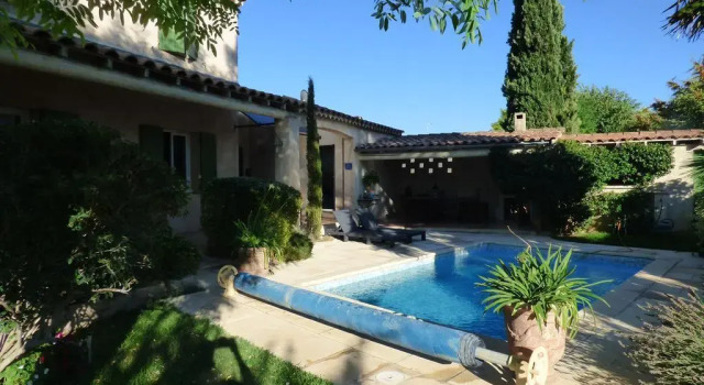 Villa Hydra, Book Villa Sommerhuse i Pertuis, Hytte