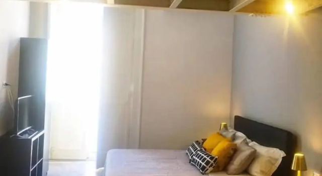 Четырёхместный номер Classic с балконом EmyJo Central B&B