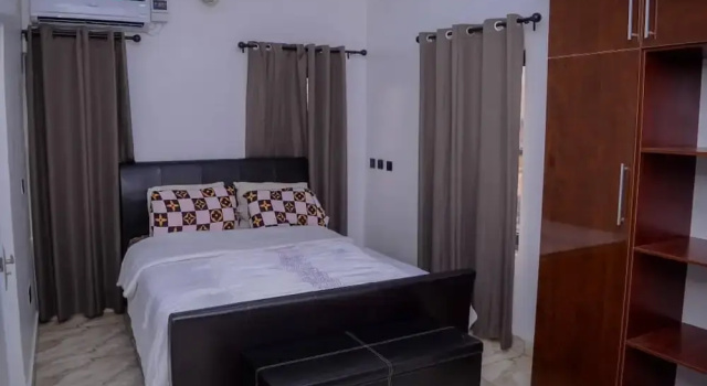 Апартаменты Bamgbose Apartments - Sleeps 2 - Parking - Balcony