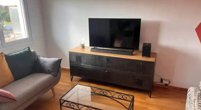 Huoneisto Valras-plage Family Getaway: Beach, Balcony & Parking!