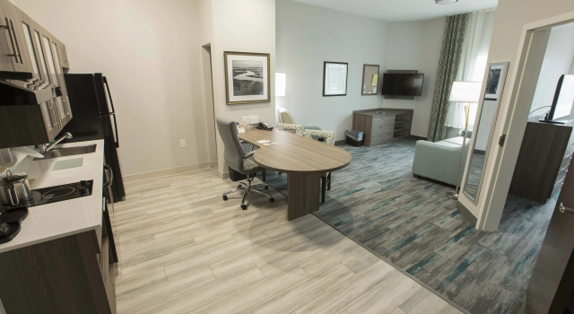 Magnolia Bay Hotel & Suites, Boek Hotel Jonesboro Georgia
