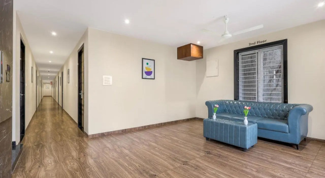 Treebo Iraa, 5 Minutes From Railway Station