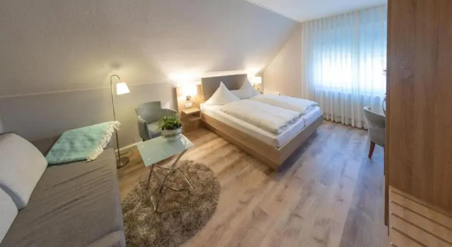 Трёхместный номер Standard Hotel Zum kühlen Grunde