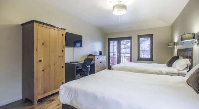 Четырёхместный номер Standard с балконом Auberge du Lac Taureau et Condos