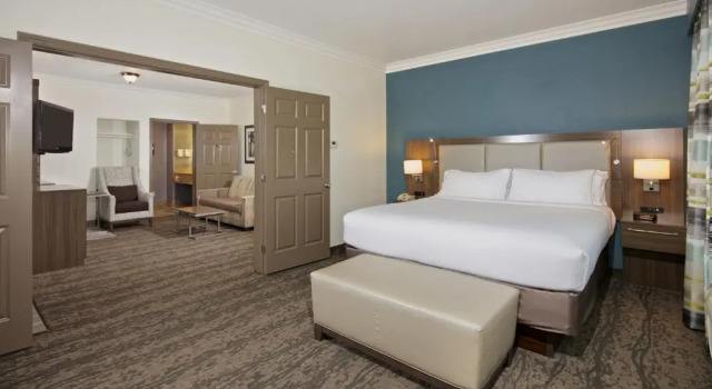 Люкс Holiday Inn Express Hotel & Suites - Paso Robles by IHG