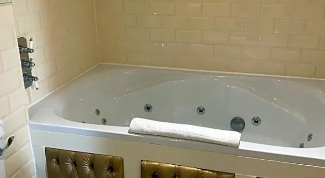 Семейный номер Deluxe RainHill Hall Hotel