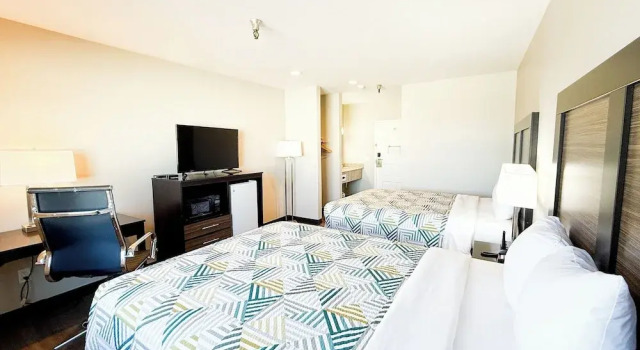 Четырёхместный номер Standard Studio 6 Suites Tucson, AZ Airport Kino Sports Complex
