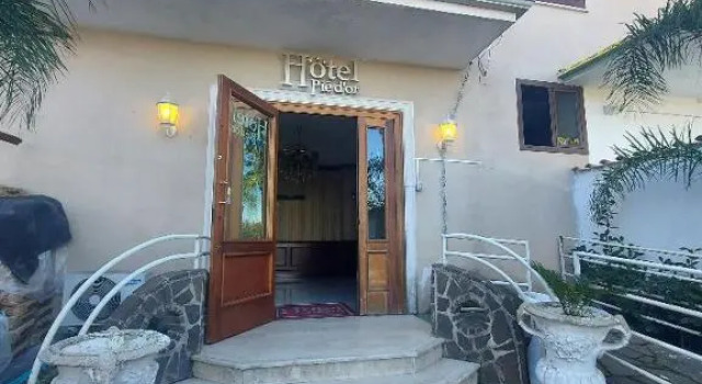 hotel pie dor, Забронировать Отель Отели Джульяно-ин-Кампанья 3 звезды, 3*