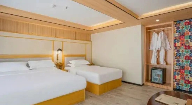 Люкс Executive Jiuzhaigou Jingyue Resort