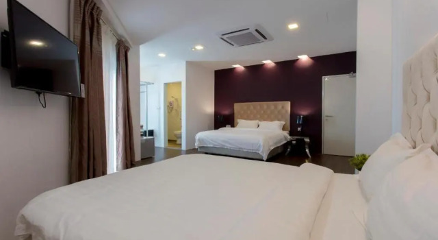 Семейный номер Standard с балконом Aloha Hotel SDN BHD