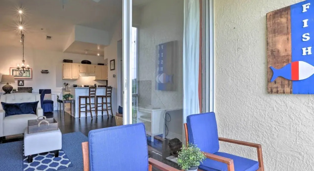 Resort-style Condo w/ Pool: 6 Mi to Magic Kingdom