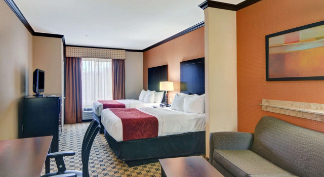 Четырёхместный люкс Comfort Suites Kilgore