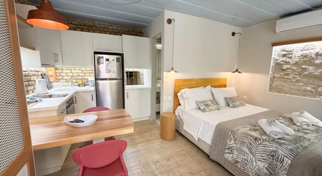 Kukuvayia s Nest-centre Old Town Corfu