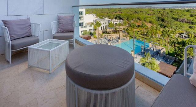 Двухместный номер Deluxe с видом на бассейн Conrad Algarve