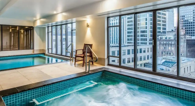 Central 1 Bedroom in Metropolis