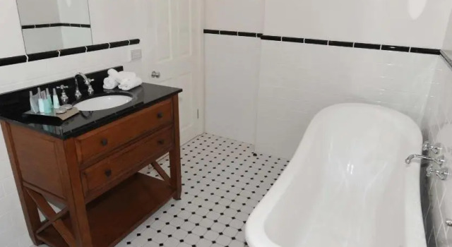 Suite Yarrawonga Hotel