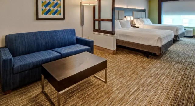 Люкс Deluxe Holiday Inn Express Hotel & Suites Jackson Northeast by IHG
