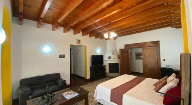 Indian Palace Hotel Boutique Spa, Book Resort Hotels in Zacatepeques with Parking, Parking