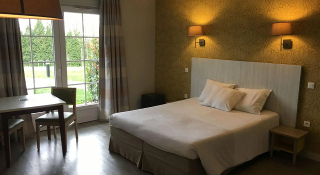 Luxury Apartment in a Gorgeous Area Called La Belle Epoque, Забронировать Апартаменты/квартира Баньоль-де-л'Орн 