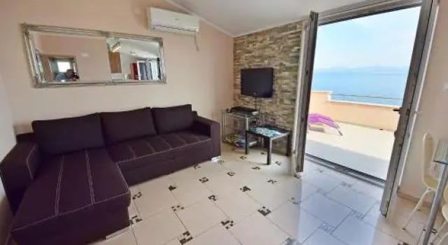 Holiday Home Rogac, Varaa Hotelli Hotellit Split-Dalmatia pysäköinnillä, Pysäköinti