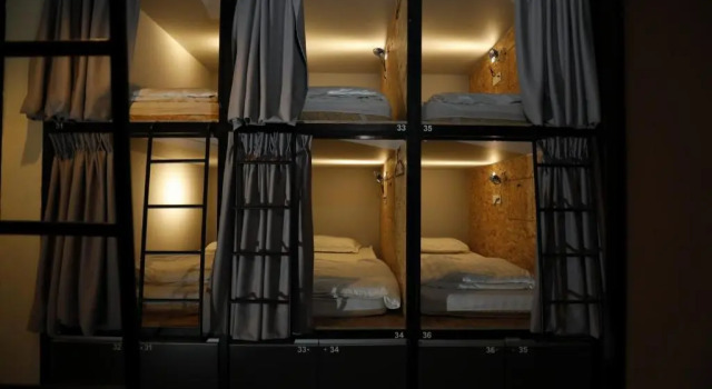 Кровать в общем номере (женский номер) Sleepbox Hotel