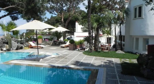 Двухместный номер Economy с красивым видом из окна Villa Cinque Pini