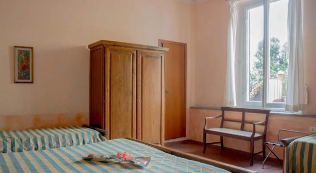 Четырёхместный номер Hotel Monica
