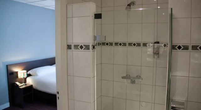 Трёхместный номер с видом на улицу Hotel Luxer