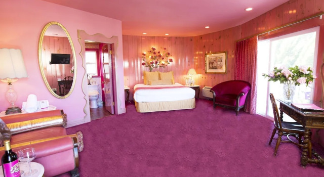 Номер Standard с балконом Madonna Inn