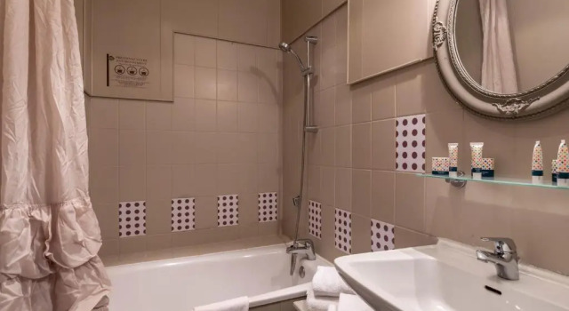 Номер Classic The Originals Boutique, Hôtel de la Balance, Montbéliard
