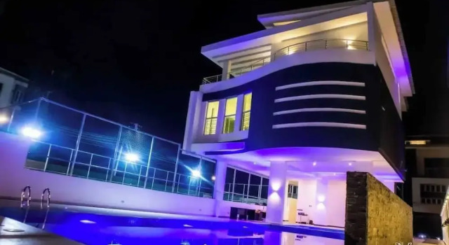 Adna Hotel