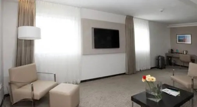 Люкс Golden Tulip Kassel Hotel Reiss