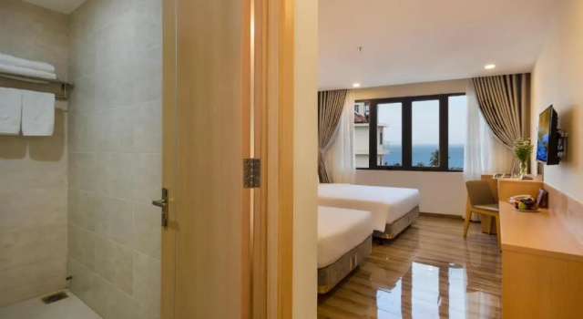 Трёхместный номер Deluxe с видом на город The Swan Nha Trang Hotel