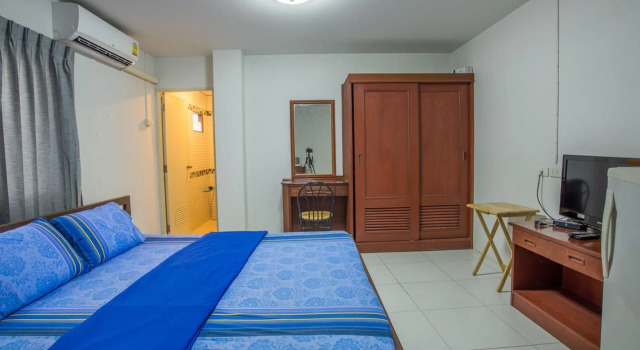 Poon Sook Apartment, Забронировать Апартаменты/квартира Отели Сирача с парковкой, Парковка
