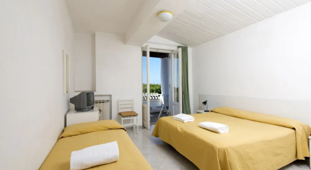 Четырёхместный номер Economy Hotel Terme Colella