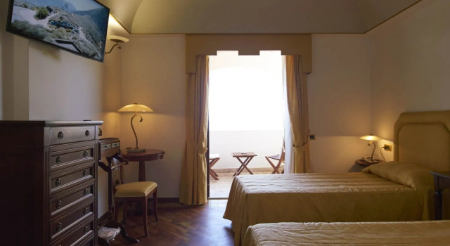 Hotel Tritone