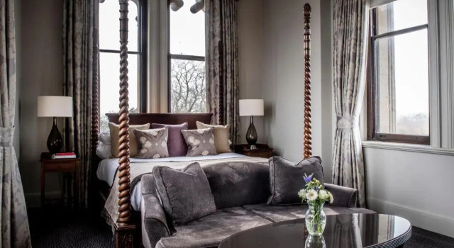 Двухместный люкс с видом на сад Nutfield Priory Hotel & Spa