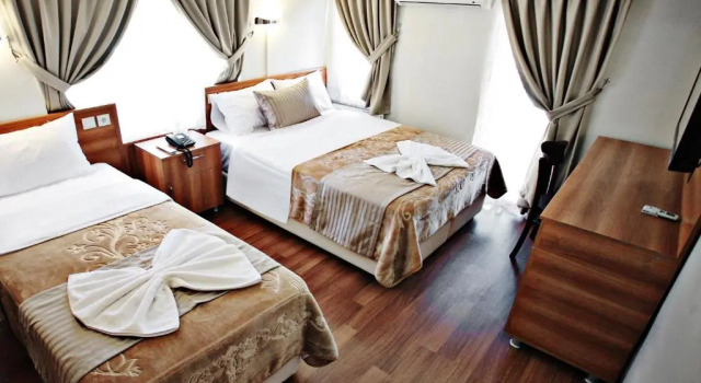Трёхместный номер Standard Taksim Palace Hotel