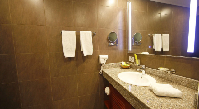 Двухместный полулюкс Отель Best Western Premier Garden Entebbe