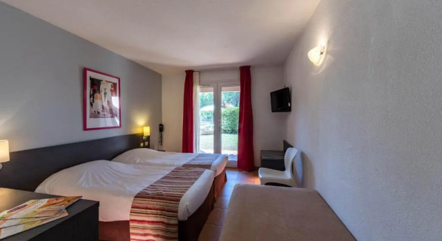 Трёхместный номер Standard Artemia Aigues-Mortes - Hôtel avec piscine - Bornes électriques - Parking privé - Local vélo-moto