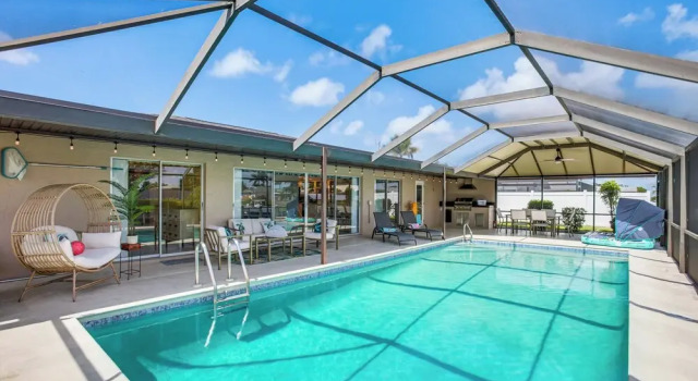 Коттедж с 3 комнатами Private Dock & 2 Mi to Beach! Cape Coral Getaway