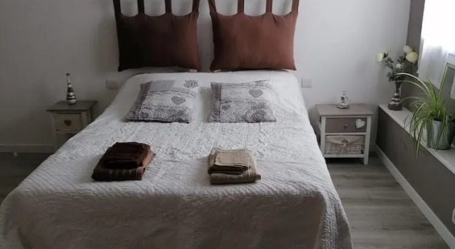 Chambre dhôtes le chat botté, Réserver Hôtel Espédaillac Lot