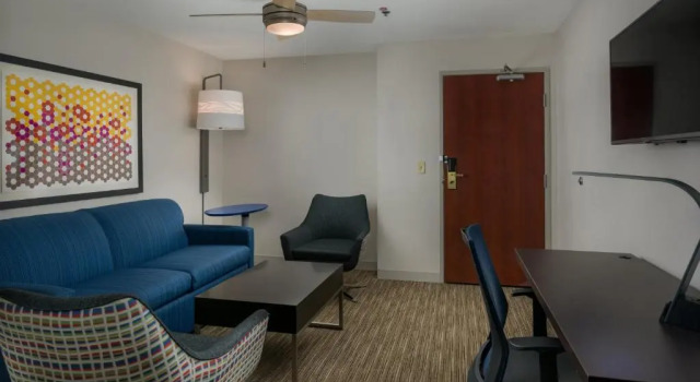 Люкс Holiday Inn Express Lawrence by IHG