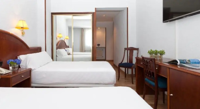 Номер Standard с балконом Hotel Príncipe de Asturias