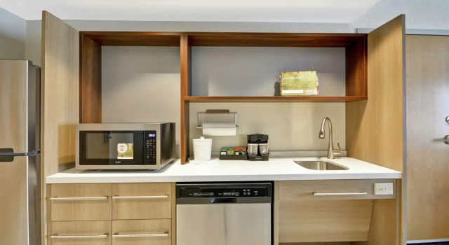 Люкс Home2 Suites By Hilton Portland Airport