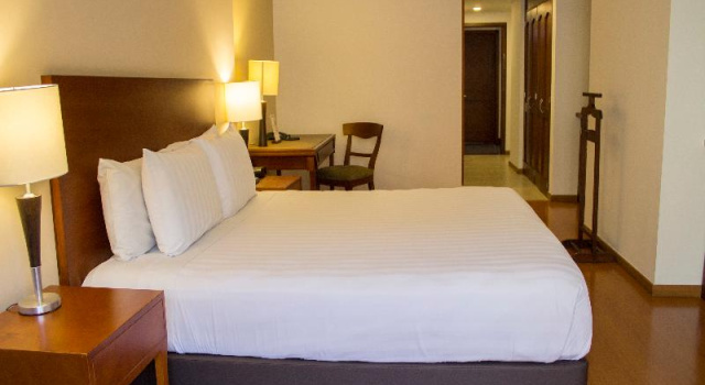 Трёхместный номер Superior Hotel Estelar Suites Jones