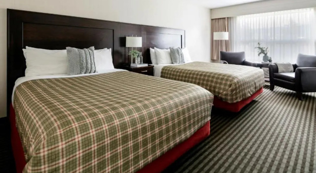 Четырёхместный номер Deluxe Marmot Lodge Jasper