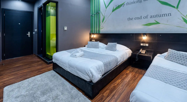 Трёхместный номер Gallery Art Hotel