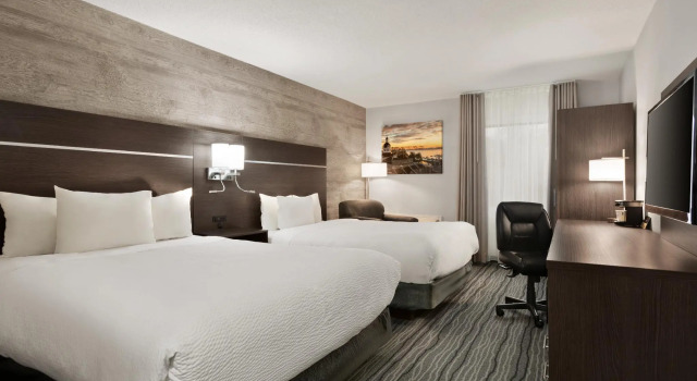 Четырёхместный номер Standard Days Inn by Wyndham Kingston
