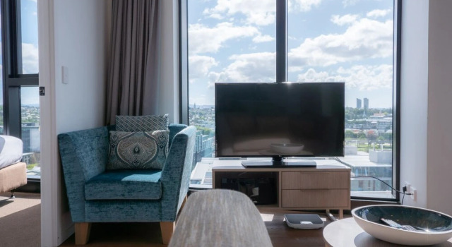 Stunning 2 Bedroom Apartment With City and Harbour Views in the CBD, Забронировать Апартаменты/квартира Отели Окленда с парковкой, рядом с Вестерн-Парк, Парковка